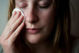 7 cách rửa mặt sai cách gây hại da