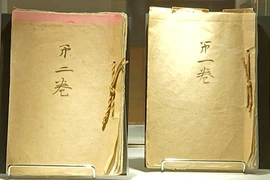 Bán đấu giá hồi ký của Nhật hoàng Hirohito