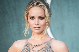 "Nữ minh tinh đắt giá nhất Hollywood" muốn nghỉ hưu để về quê vắt sữa dê