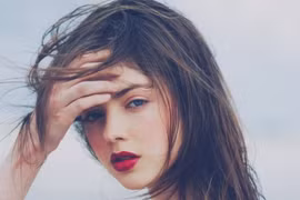 Đàn ông không kiếm ra tiền thì đừng trách đàn bà thực dụng