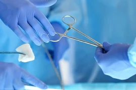 Hoại tử vì dùng thuốc xịt để nâng cao bản lĩnh đàn ông