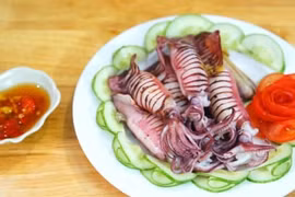 Mực hấp muốn thơm giòn sần sật, chỉ cần thêm 1 nguyên liệu này