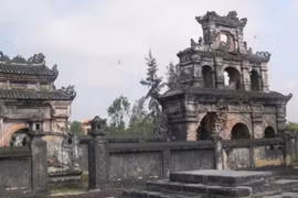 Cuộc đời vị vua bị giam cầm và bỏ đói chỉ sau 3 ngày lên ngôi