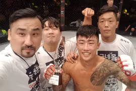 Võ sĩ Hàn Quốc cứu người phụ nữ khỏi chó dữ