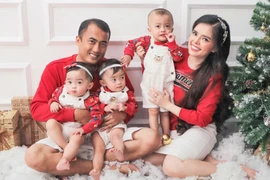 Sinh một lần 3 con, cuộc sống của bà mẹ miền Tây thay đổi 360 độ