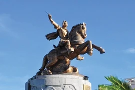 Nguyễn Ánh và Nguyễn Huệ là anh em cọc chèo: Sự trớ trêu của lịch sử