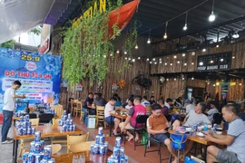 Quán nhậu kích cầu thi uống bia: Nên “xử lý” chủ quán!