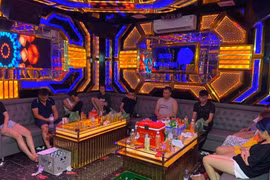 Hải Phòng: 11 đối tượng dương tính ma túy trong karaoke Rose KTV