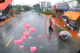 Tài xế container làm việc nhỏ, dân mạng khen tấm tắc