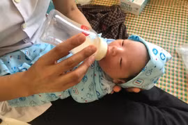 Hải Dương: Bé trai sơ sinh bị bỏ rơi còn nguyên dây rốn