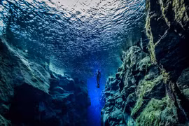 Khe nứt Silfra: Nơi duy nhất có thể cùng lúc chạm vào hai lục địa 