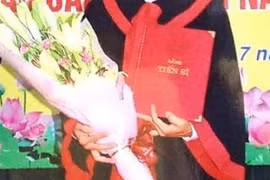 'Học' hay 'làm' tiến sĩ: Trải thảm đỏ rồi tiến sĩ về làm gì?