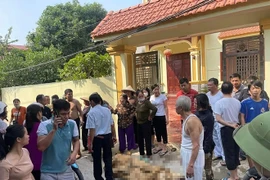 Hưng Yên: Con gái đốt nhà mẹ do mâu thuẫn đất đai, 4 người bị bỏng