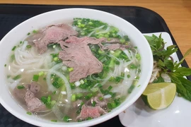Tranh cãi chất lượng bát phở đệ nhất sân bay, giá 80.000 đồng/bát tiêu chuẩn