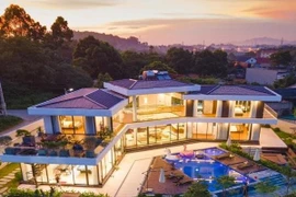 Chiêm ngưỡng căn biệt thự triệu đô của 8x Phú Thọ