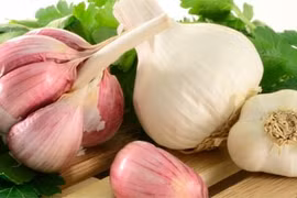 Mùa dịch chăm ăn tỏi giúp tăng đề kháng nhưng chớ dại 