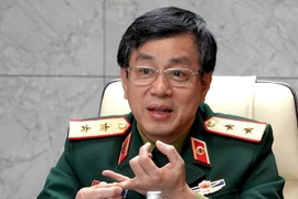 Trung tướng Đỗ Quyết cùng cán bộ HV Quân y “tiếp tay” Việt Á thế nào?