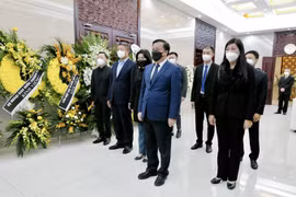 Đoàn đại biểu TP Hà Nội viếng nguyên Tổng Bí thư, nguyên Chủ tịch Trung Quốc Giang Trạch Dân