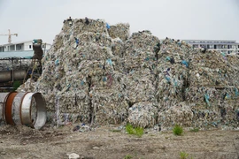 Hải Dương yêu cầu công ty Huy Hoàng di dời “núi” phế liệu nhựa
