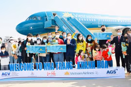 Nhiều tỉnh, thành đón khách du lịch “xông đất” ngày đầu xuân Nhâm Dần