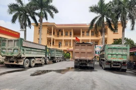 Hải Dương: Lợi dụng hoạt động đêm tối, đoàn xe quá tải bị phạt nặng