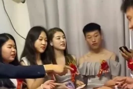 Đám cưới gây xôn xao CĐM vì sự xuất hiện của phù dâu đặc biệt