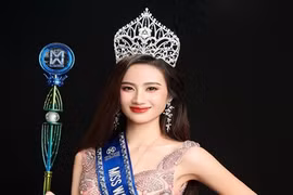 Hoa hậu Ý Nhi và chiếc vương miện: Trả hay không… đều “xám” rồi?!