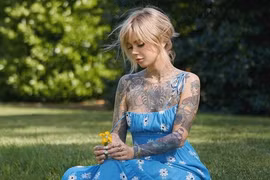 KOL Mỹ hối hận vì xăm hình năm 20 tuổi