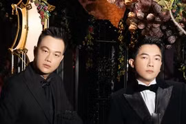 Tài năng của bộ đôi đạo diễn phim tiểu sử Đàm Vĩnh Hưng