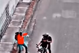 Gặp cướp, thanh niên bỏ mặc bạn gái chạy trước 