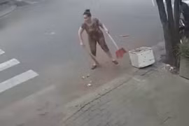 Video: Bị cướp giật dây chuyền, người phụ nữ phản ứng bất ngờ