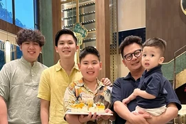Cuộc sống làm cha của ca sĩ Bằng Kiều