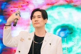 Cuộc sống của ca sĩ Khánh Phương ở tuổi 42