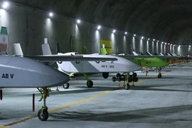 Căn cứ bí mật máy bay không người lái sâu trong lòng núi của Iran 