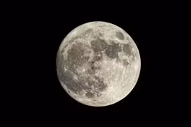 Mãn nhãn ngắm Trăng xanh lớn nhất năm 2023 trên bầu trời Hà Nội