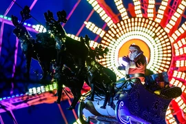 Không khí Giáng sinh rộn ràng khắp thế giới