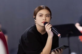 Tình hình bán vé concert của Hoàng Thùy Linh sau ồn ào