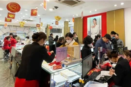 Hiện tượng lạ trong ngày vía Thần Tài ở hai miền Nam Bắc