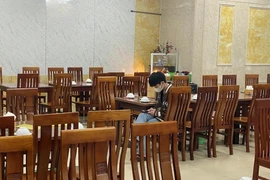 Hà Nội: Quán bia vắng hoe vì khách sợ bị phạt nồng độ cồn