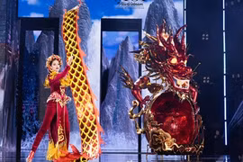 Trang phục dân tộc của Lê Hoàng Phương lọt top 20