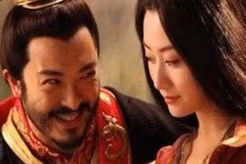 Vị hoàng đế Trung Quốc cùng 2 quan đại thần “chia sẻ” 1 mỹ nhân