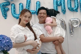 Nhã Phương - Trường Giang tổ chức tiệc đầy tháng cho con trai