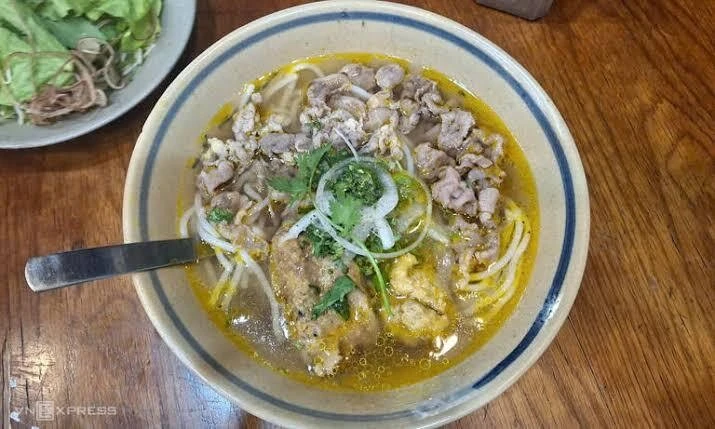 [SPOTLIGHT] Chi phí sinh hoạt tại TP HCM tăng: bún 100k, cà phê 45k