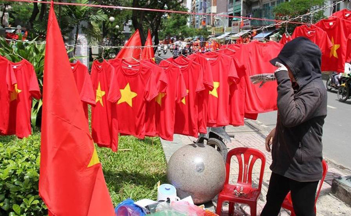 Đi đến đâu cũng thấy không khí cổ vũ cho đội bóng Olympic Việt Nam náo nhiệt với niềm tin đội bóng sẽ chiến thắng.