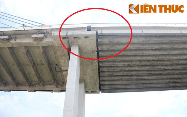 Tuy nhiên đối với những người am hiểu thì đây không phải là vết nứt mà là khe hở kỹ thuật đúng với thiết kế cầu dây văng.