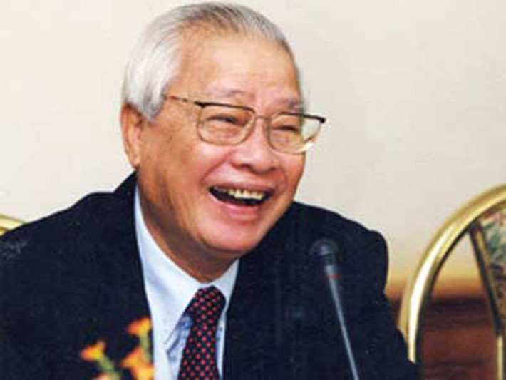Nguyên Thủ tướng Võ Văn Kiệt (SN 1922, quê tỉnh Vĩnh Long), từng đảm nhiệm chức Bí thư Thành uỷ TP HCM kể từ sau ngày đất nước thống nhất (từ năm 1976 đến năm 1981). Sau đó, ông nhận chức Chủ tịch Hội đồng Bộ trưởng nước Cộng hòa XHCN Việt Nam ( tháng 8/1991). Tại kỳ họp thứ 1 Quốc hội khóa IX (1992-1997) ông được bầu làm Thủ tướng Chính phủ. Ông mất ngày 11/6/2008.
