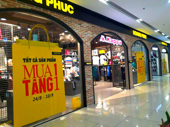 Thương hiệu Kappa cũng thực hiện chương trình giảm giá siêu hot.Từ ngày 24/8 - 10/9 tất cả các sản phẩm Kappa tại Vincom Bà Triệu đều mua 1 tặng 1.
