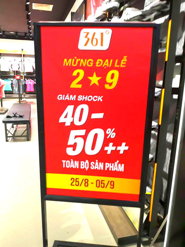 Cùng với đó là các chương trình khuyến mại, tặng kèm phần quà hay bốc thăm trúng thưởng.
