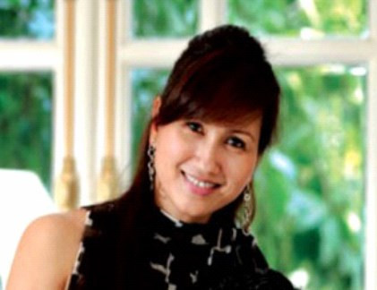 Mỗi tháng, bà đưa chồng 10.000 USD, đều để trả lương cho nhân viên, đến tháng thứ ba, chỉ vay được 5.000 USD, những người quản lý Công ty đã tình nguyện chỉ lấy một nửa lương. Sau này bà Thanh mới thổ lộ, tháng thứ ba bà vẫn vay được 10.000 USD, nhưng không đưa hết mà giữ lại một nửa để xoay sở cho gia đình nếu chẳng may chồng phá sản. Ảnh: Internet.