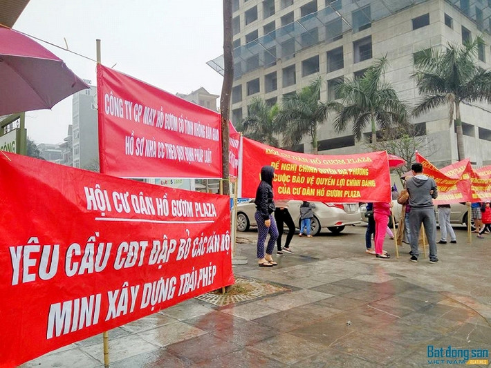 Tòa C theo thiết kế được duyệt là văn phòng từ tầng 6 - 29 nhưng đến nay, chủ đầu tư đã xây dựng và chuyển đổi từ tầng 14 - 29 để chia nhỏ thành những căn hộ dưới 60m2. Ảnh: reatimes.vn.